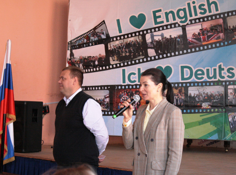 В гимназии №32 состоялся IХ городской научно-практический Фестиваль школьников на иностранных языках «INTERLOGOS».